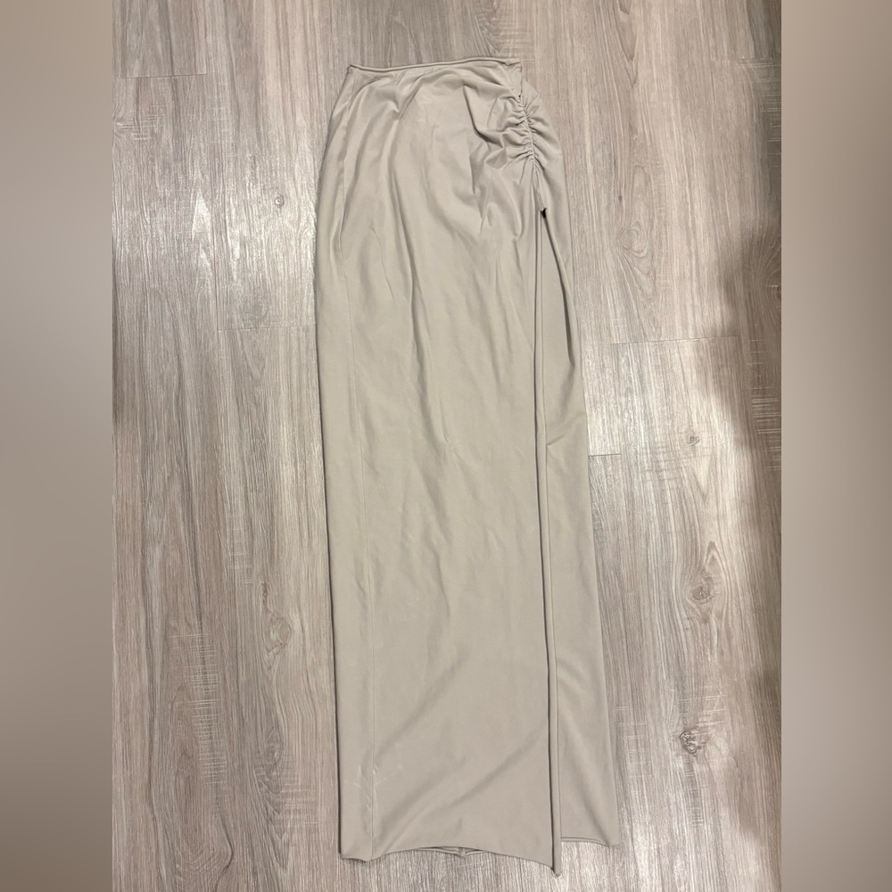 Skims Raw Edge Slit Long Skirt Size XS Color Stone NWOT - Picture 6 of 8